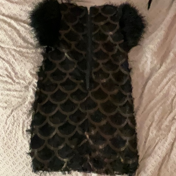 Luxurious dress - Picture 2 of 2